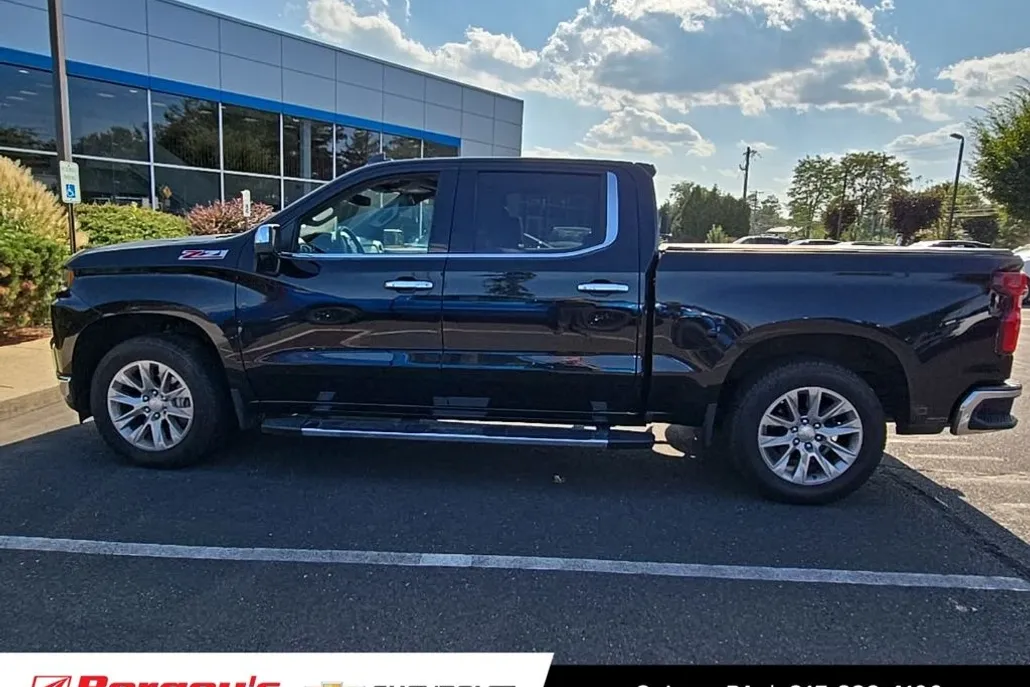 2022 Chevrolet Silverado 1500 Base photo 1