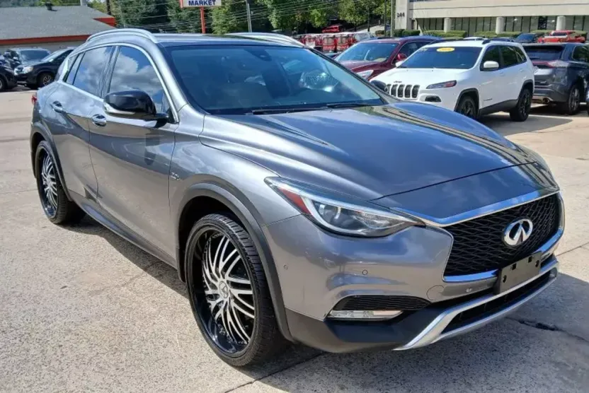 2018 Infiniti QX30 Premium Sport photo 1