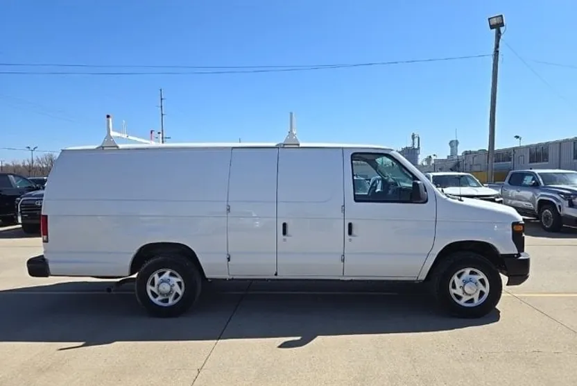 2014 Ford E-250 Cargo photo 1