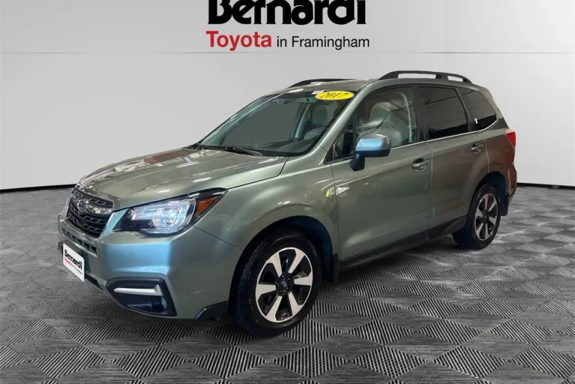 2017 Subaru Forester 2.5i Limited photo 1