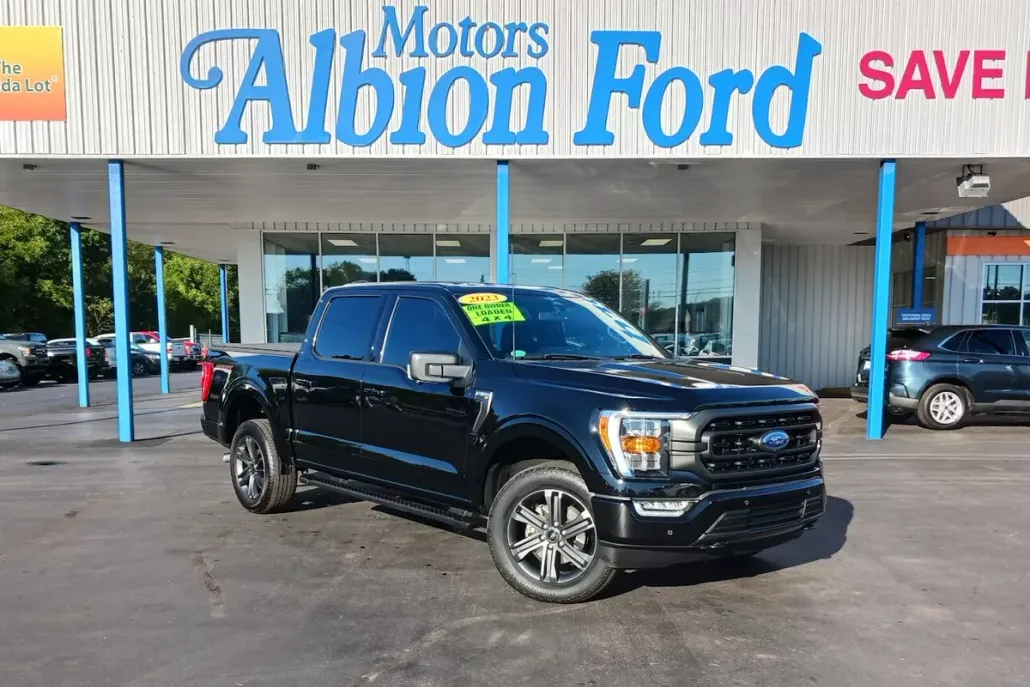 2023 Ford F-150 XLT photo 1