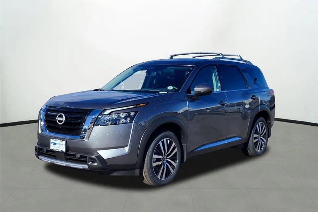 2025 Nissan Pathfinder Platinum photo 1