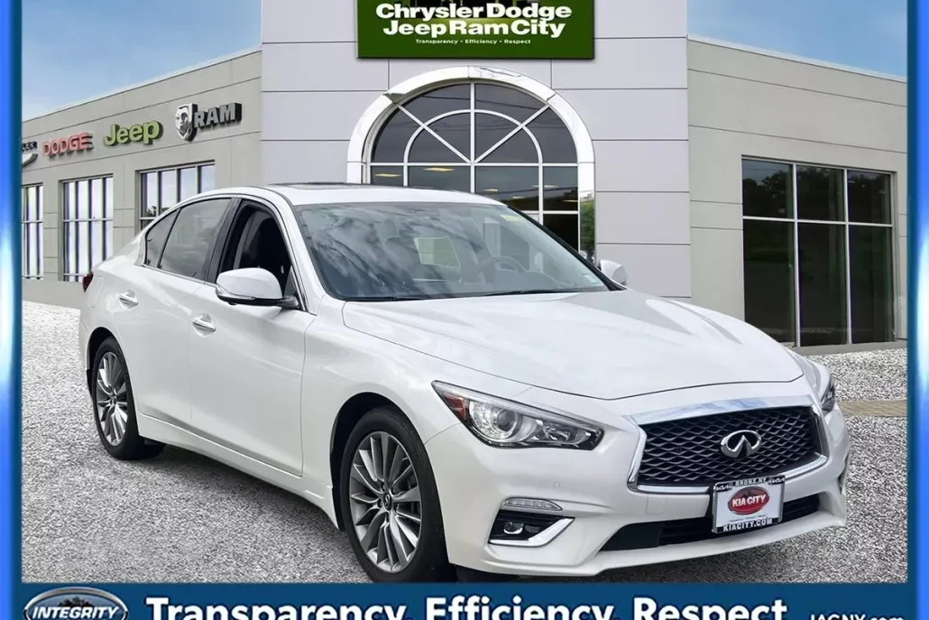 2023 Infiniti Q50 LUXE AWD photo 1