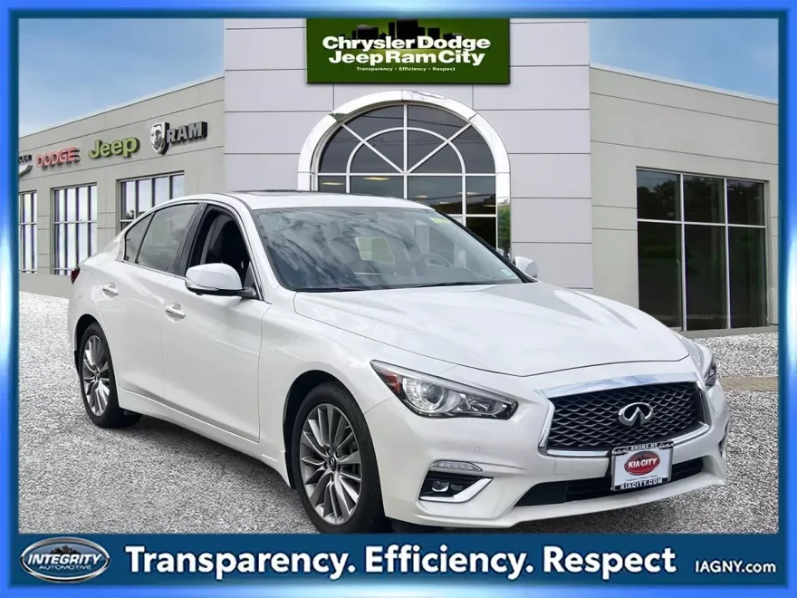2023 Infiniti Q50 LUXE AWD photo 1