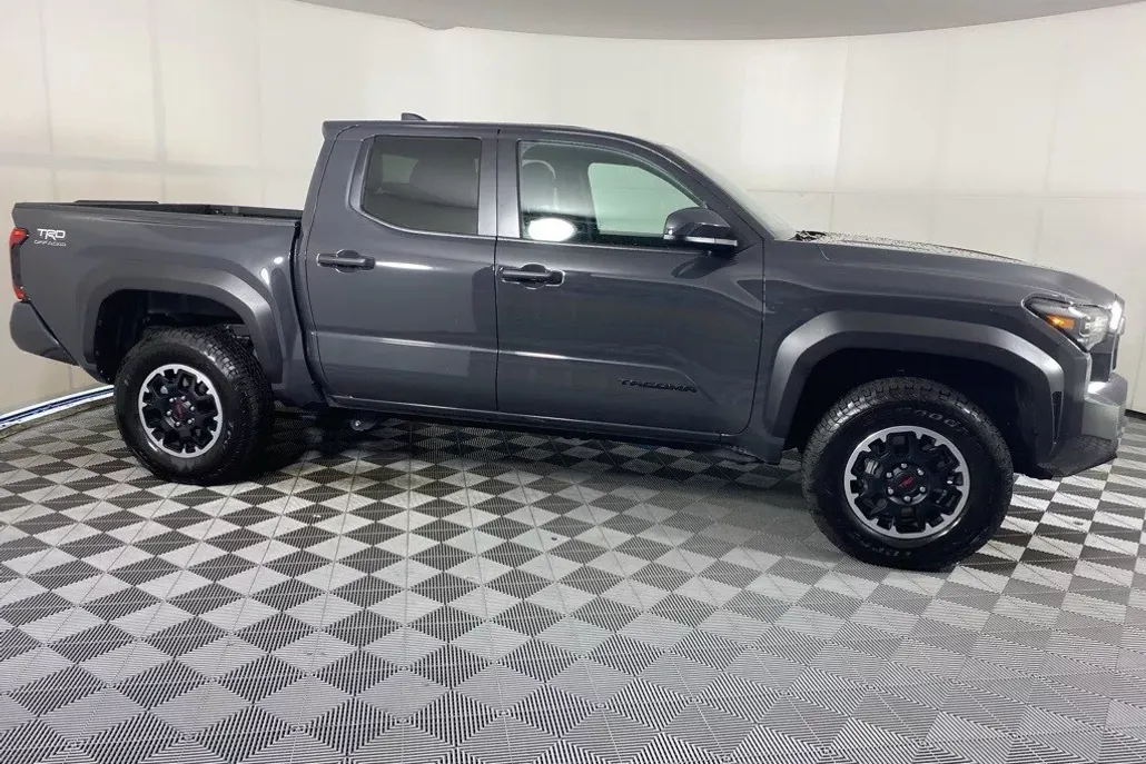 2025 Toyota Tacoma Limited photo 1
