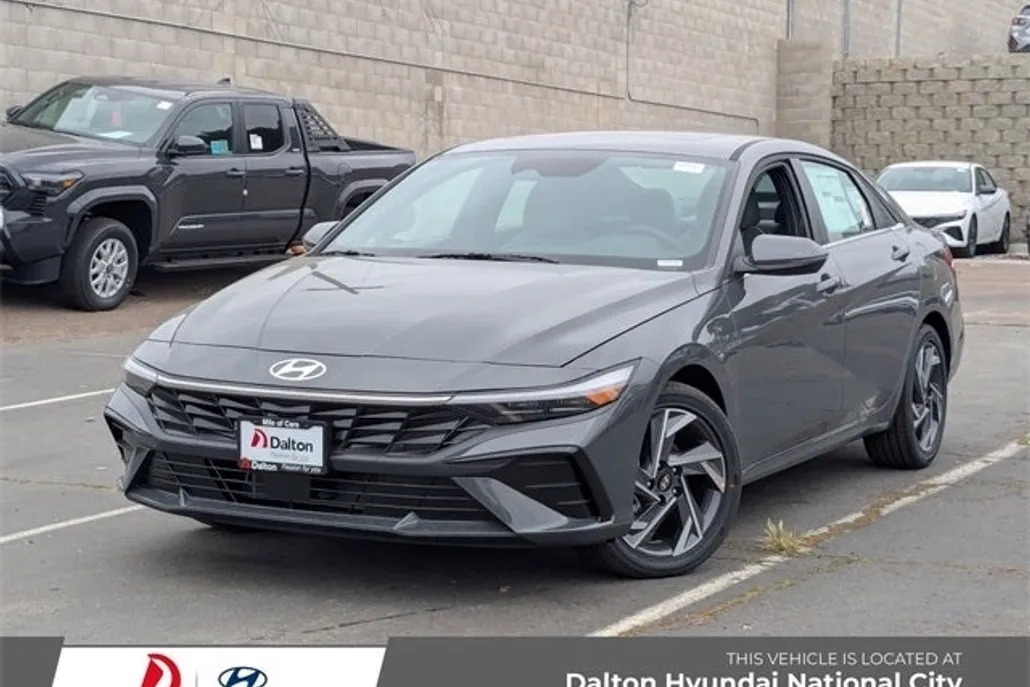 2025 Hyundai Elantra Hybrid Limited photo 1