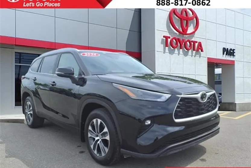 2024 Toyota Highlander XLE photo 1