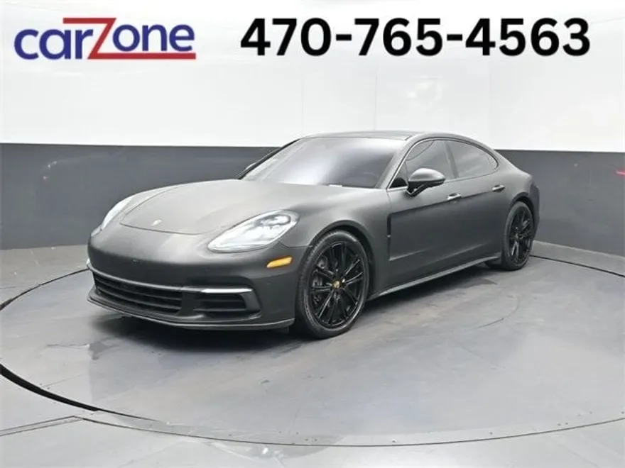 2018 Porsche Panamera Base 4 photo 1