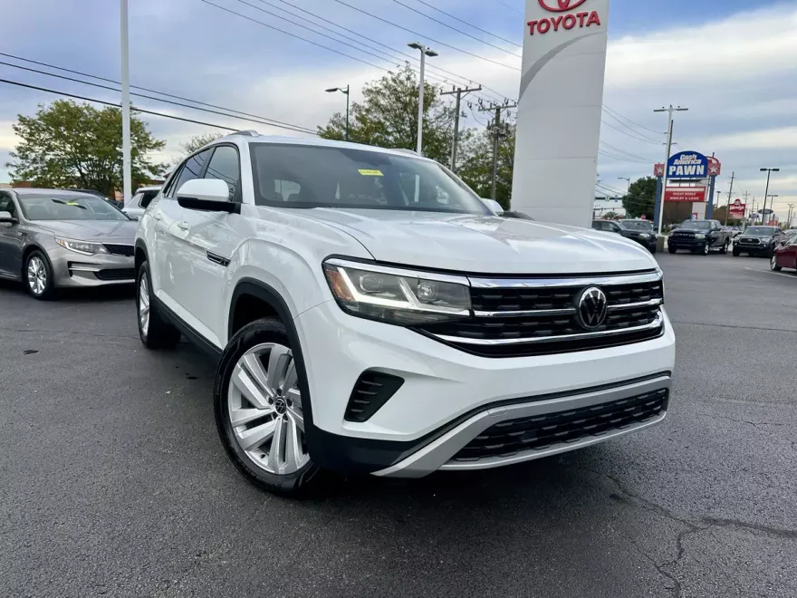 2023 Volkswagen Atlas Cross Sport SE photo 1