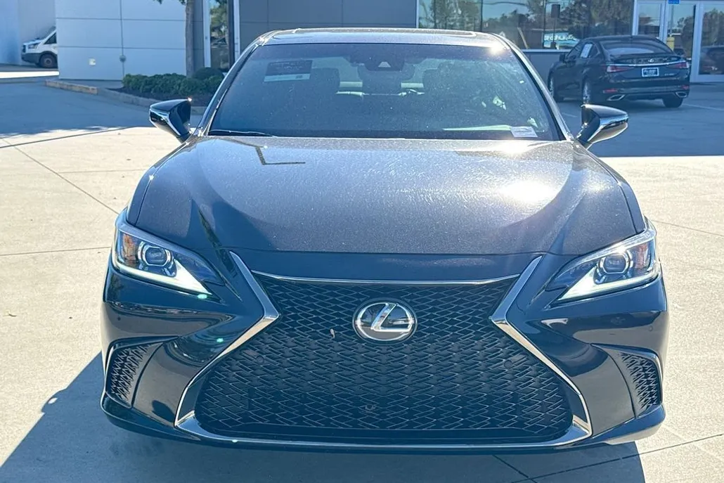 2023 Lexus ES 350 F SPORT photo 1