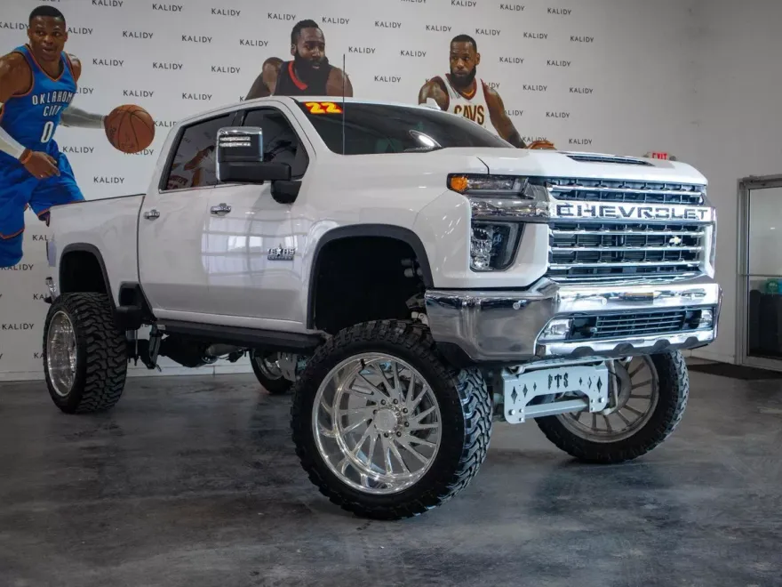 2022 Chevrolet Silverado HD photo 1