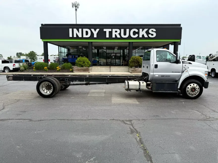 2018 Ford F-650 Regular Cab photo 1
