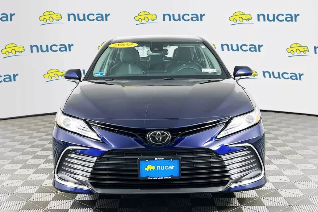 2022 Toyota Camry XLE photo 1