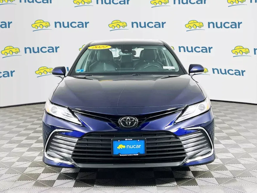2022 Toyota Camry XLE photo 1