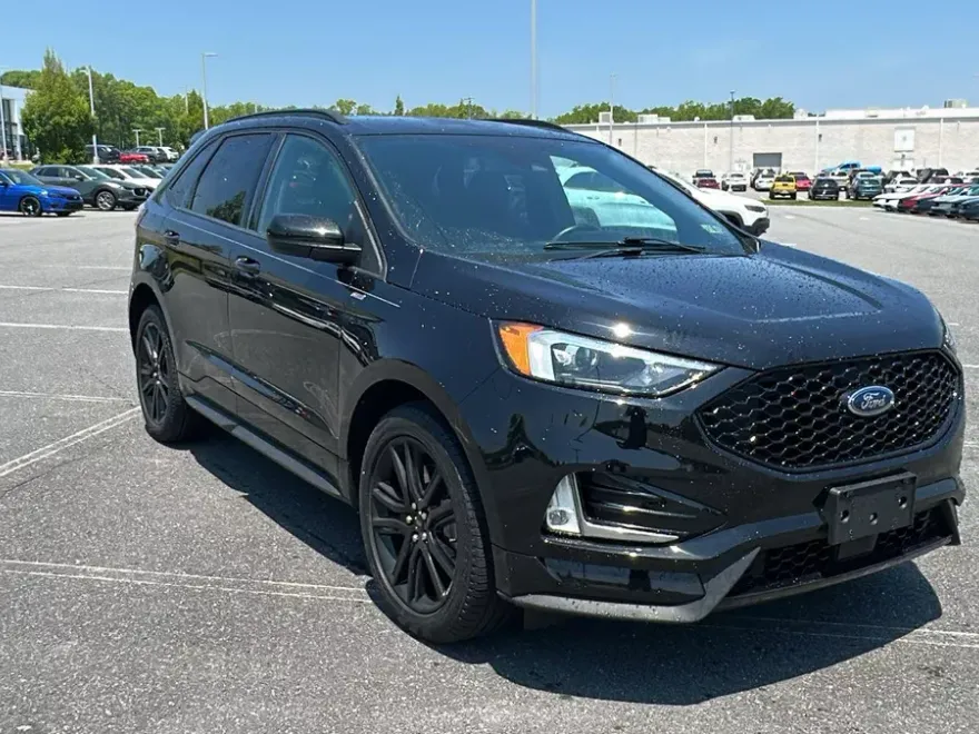 2022 Ford Edge ST photo 1