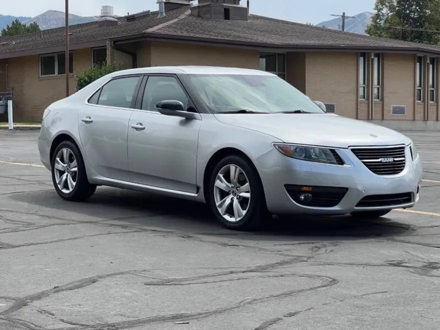 2011 Saab 9-5 photo 1