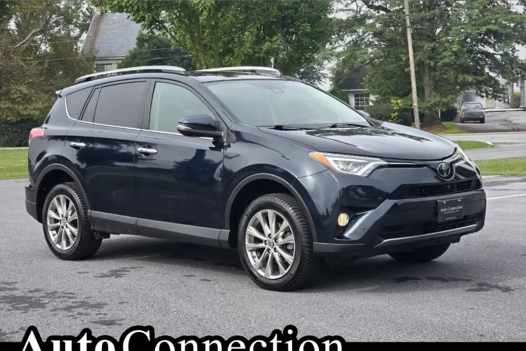 2018 Toyota RAV4 Limited photo 1
