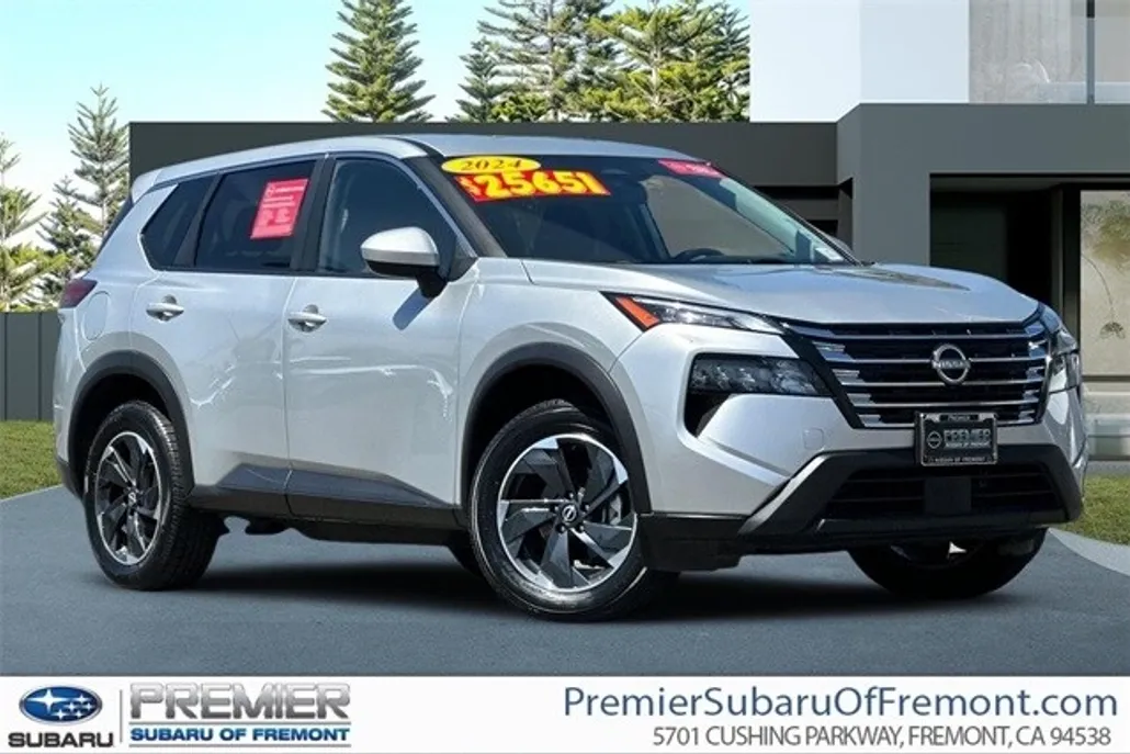 2024 Nissan Rogue SV photo 1