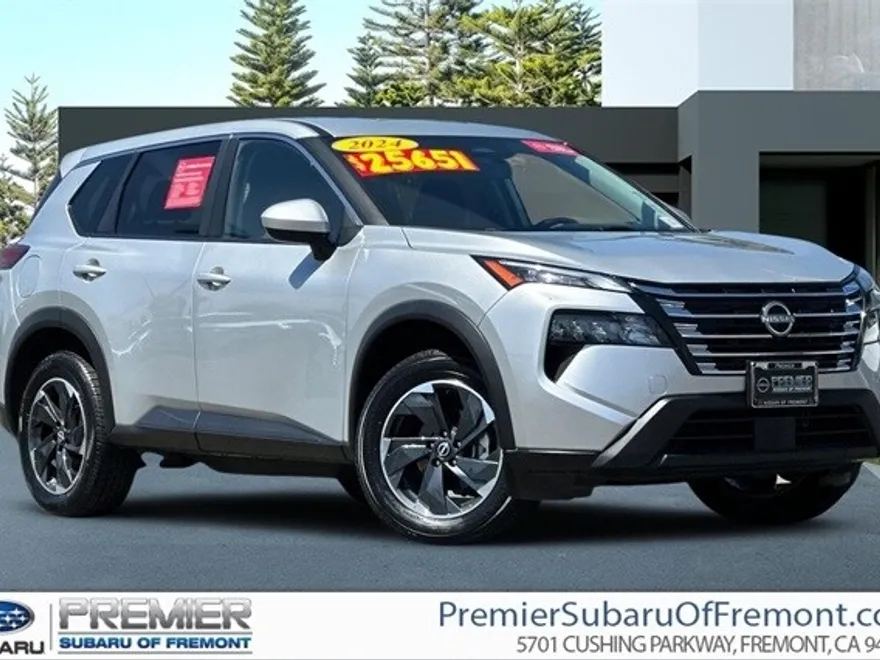 2024 Nissan Rogue SV photo 1