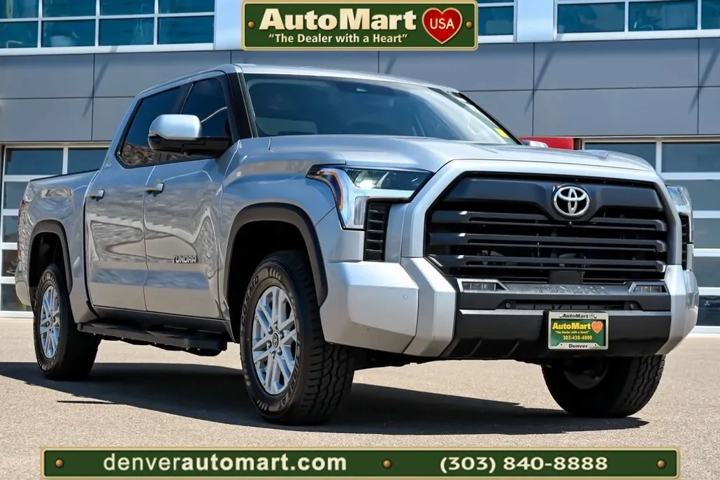 2024 Toyota Tundra SR5 photo 1