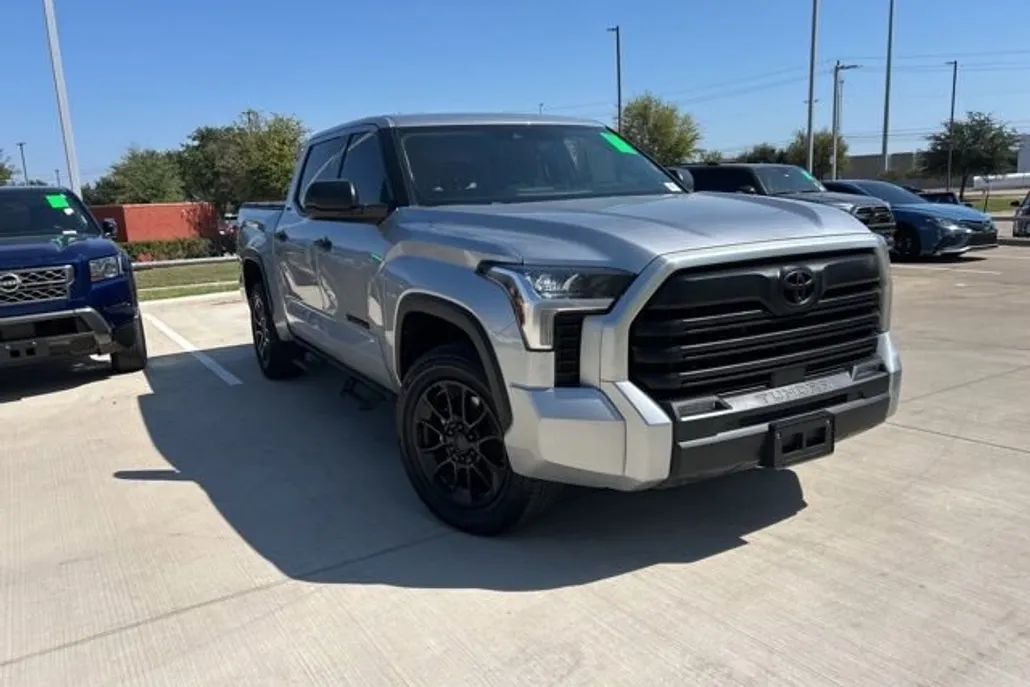 2023 Toyota Tundra SR5 photo 1