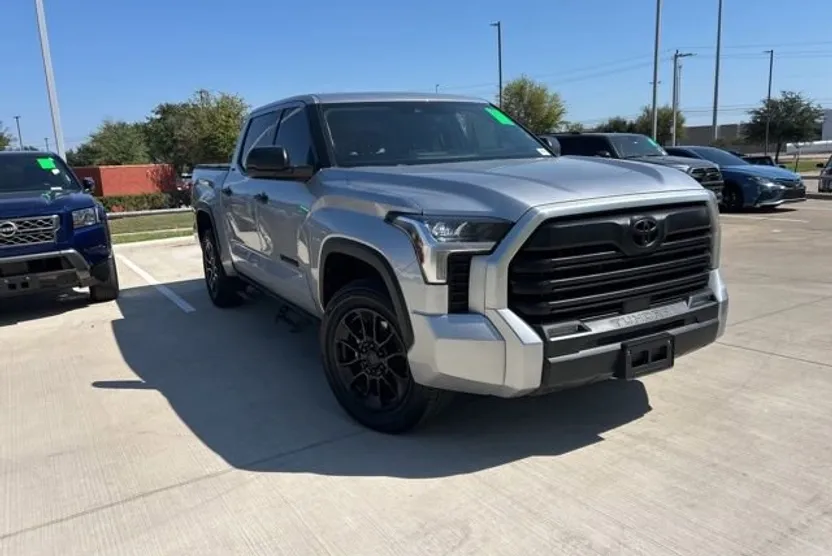 2023 Toyota Tundra SR5 photo 1