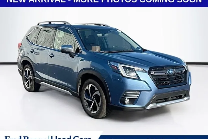 2023 Subaru Forester Touring photo 1