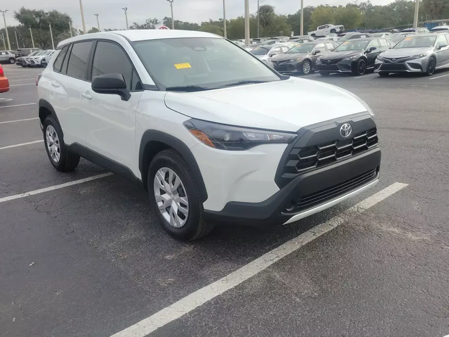 2026 Toyota Corolla Cross L photo 1