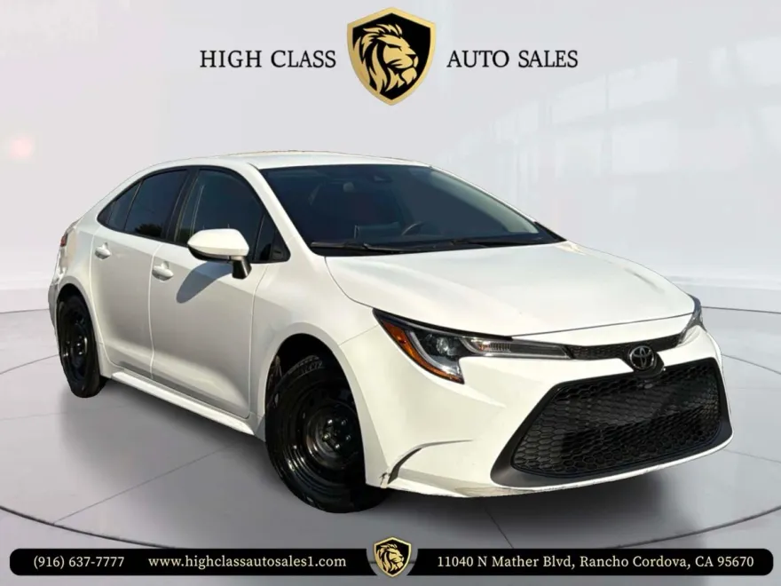 2021 Toyota Corolla LE photo 1