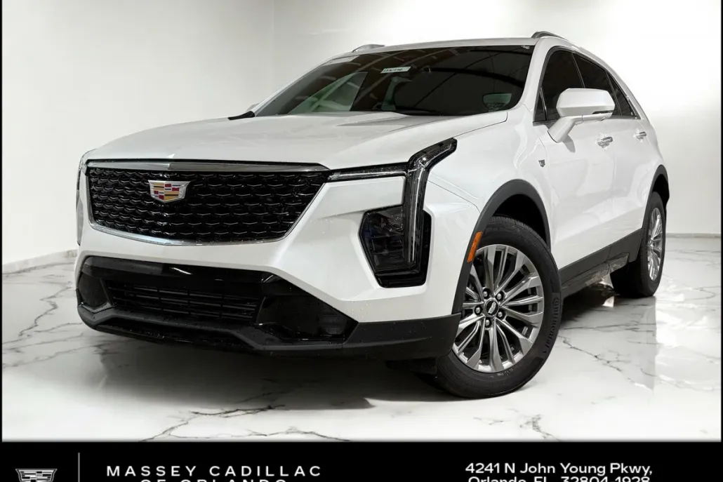 2025 Cadillac XT4 Premium Luxury photo 1