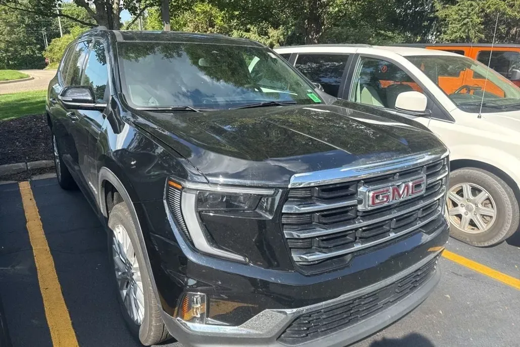 2024 Gmc Acadia Elevation photo 1