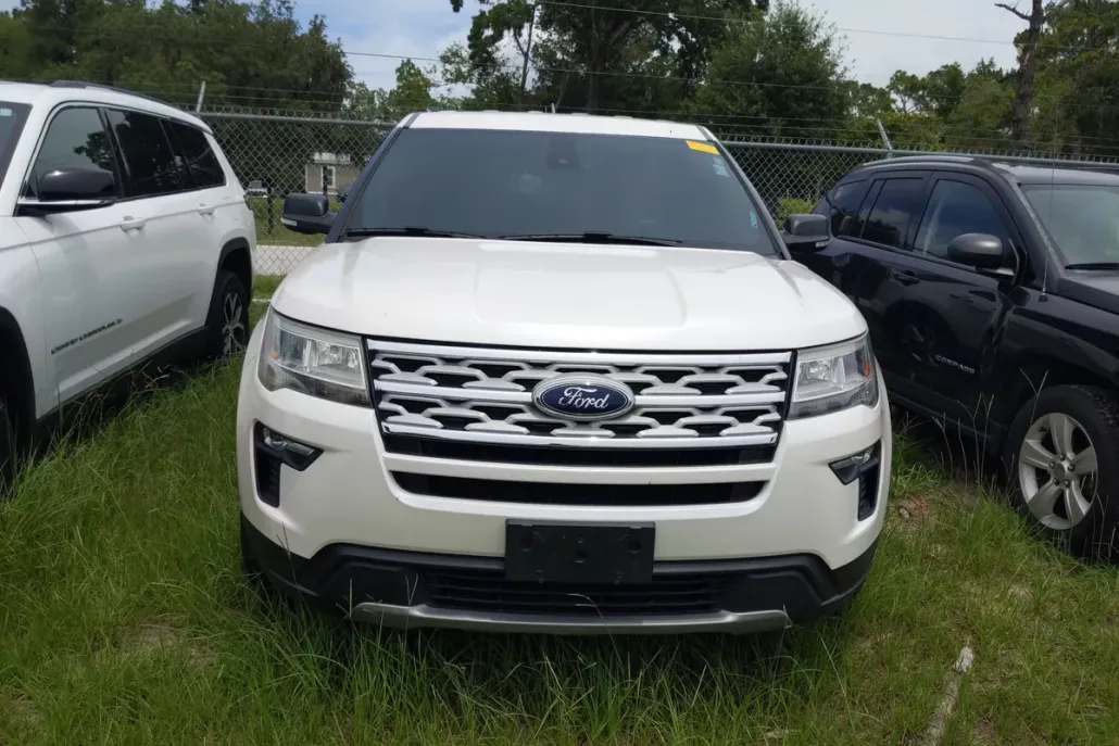2019 Ford Explorer XLT photo 1