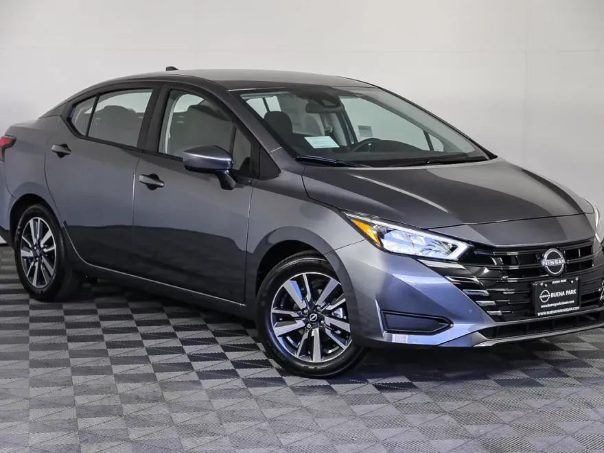 2025 Nissan Versa SV photo 1