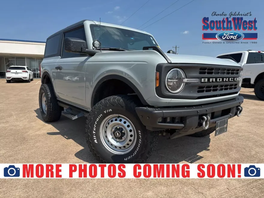 2022 Ford Bronco Base photo 1