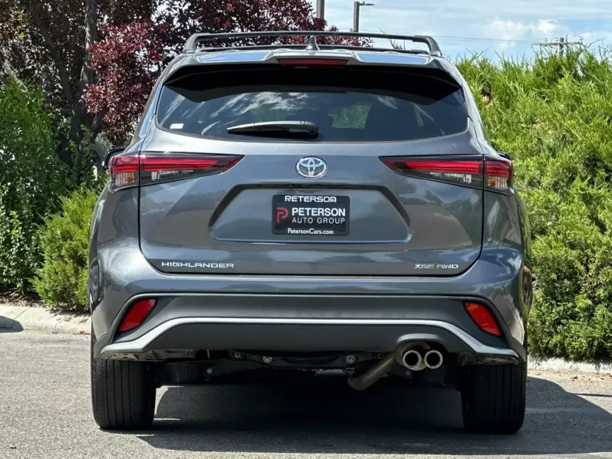 2024 Toyota Highlander XSE photo 1