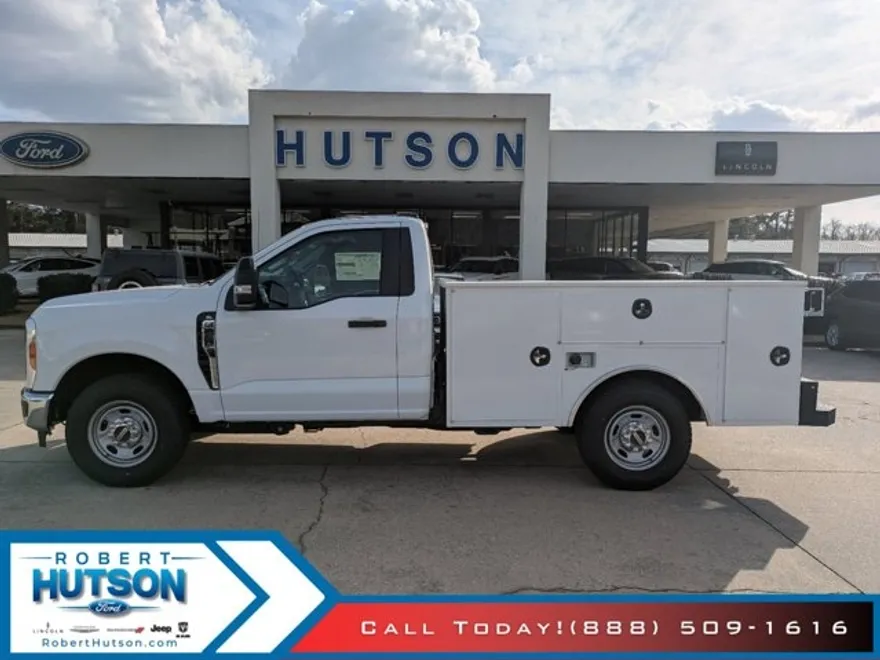 2025 Ford F-250 XL photo 1
