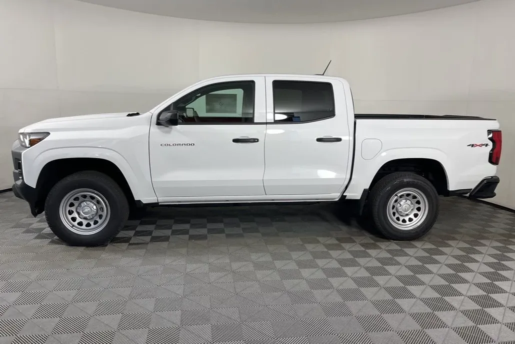 2026 Chevrolet Colorado Work Truck photo 1
