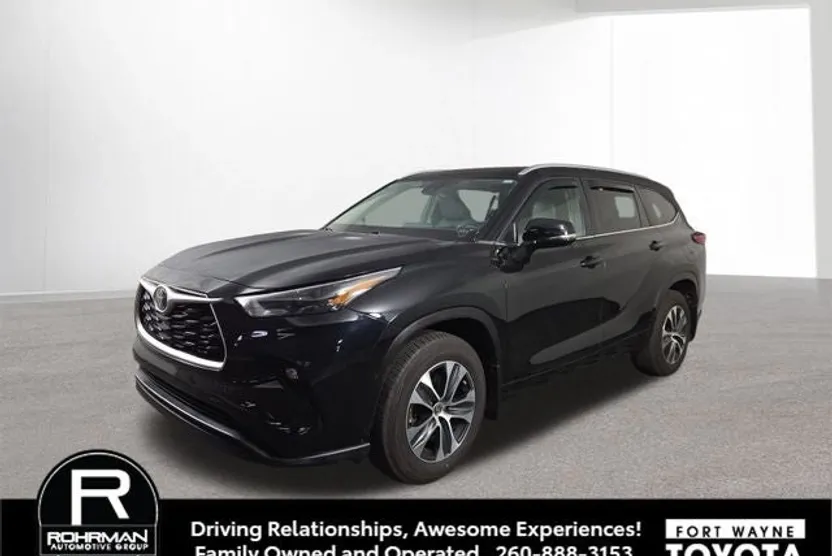 2023 Toyota Highlander XLE photo 1