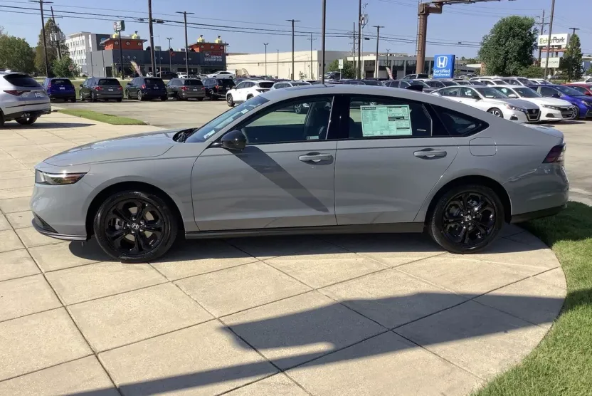 2025 Honda Accord SE photo 1