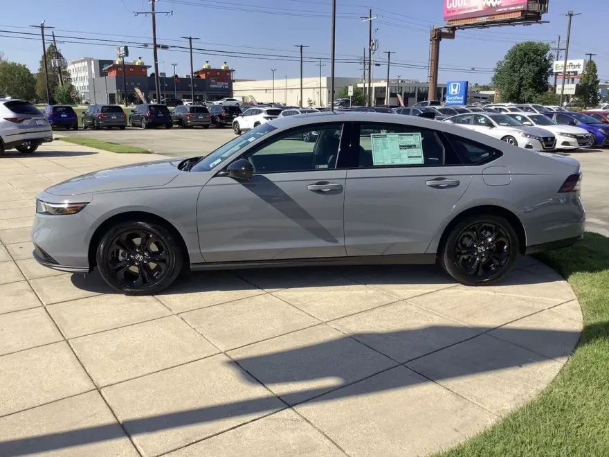 2025 Honda Accord SE photo 1