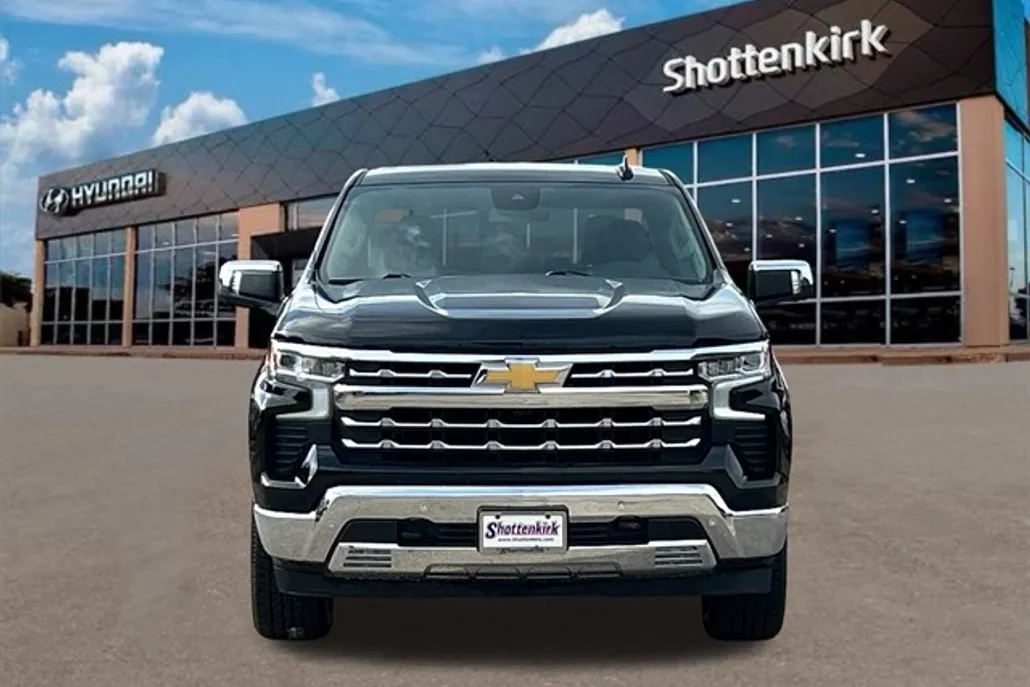 2024 Chevrolet Silverado 1500 LTZ photo 1