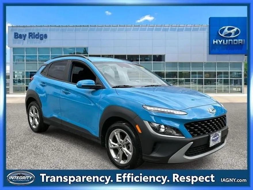 2022 Hyundai Kona SEL photo 1