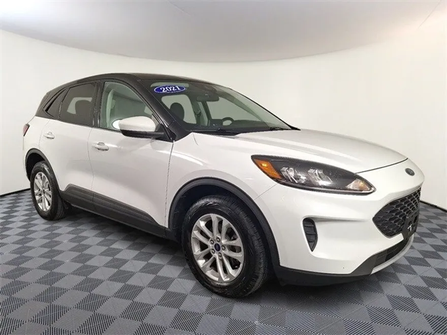 2021 Ford Escape SE photo 1