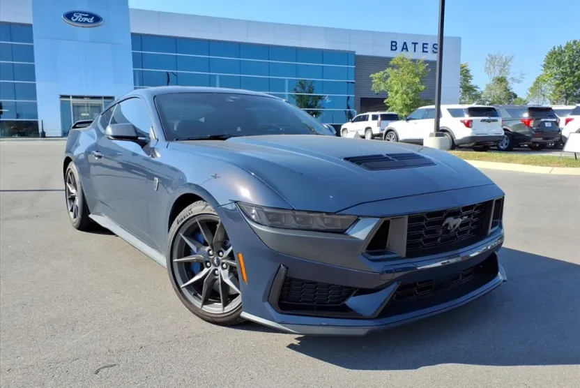 2025 Ford Mustang Dark Horse photo 1