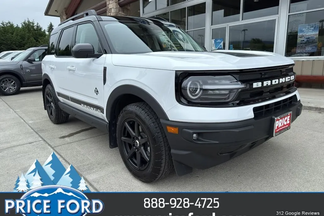 2024 Ford Bronco Sport Outer Banks photo 1