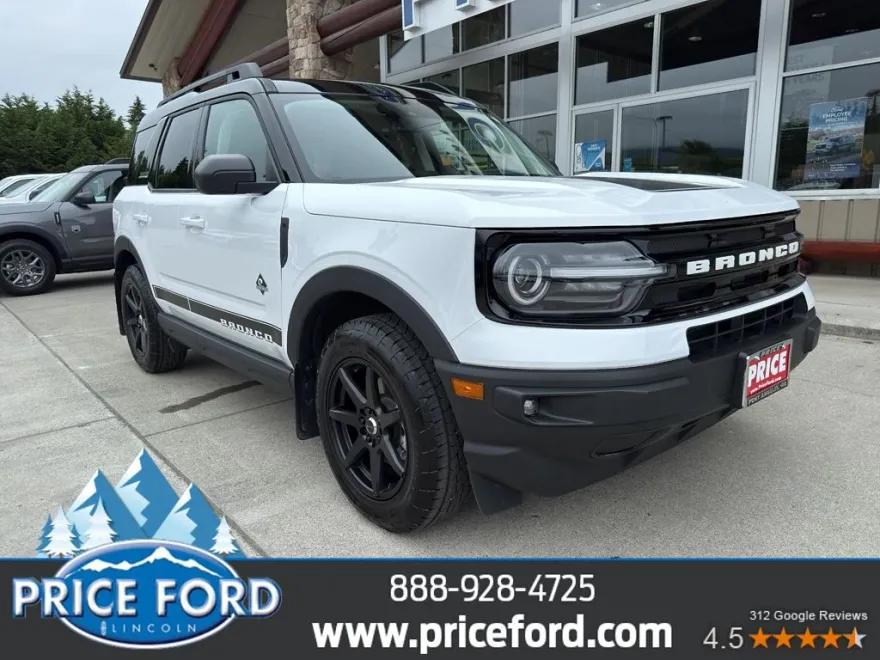 2024 Ford Bronco Sport Outer Banks photo 1