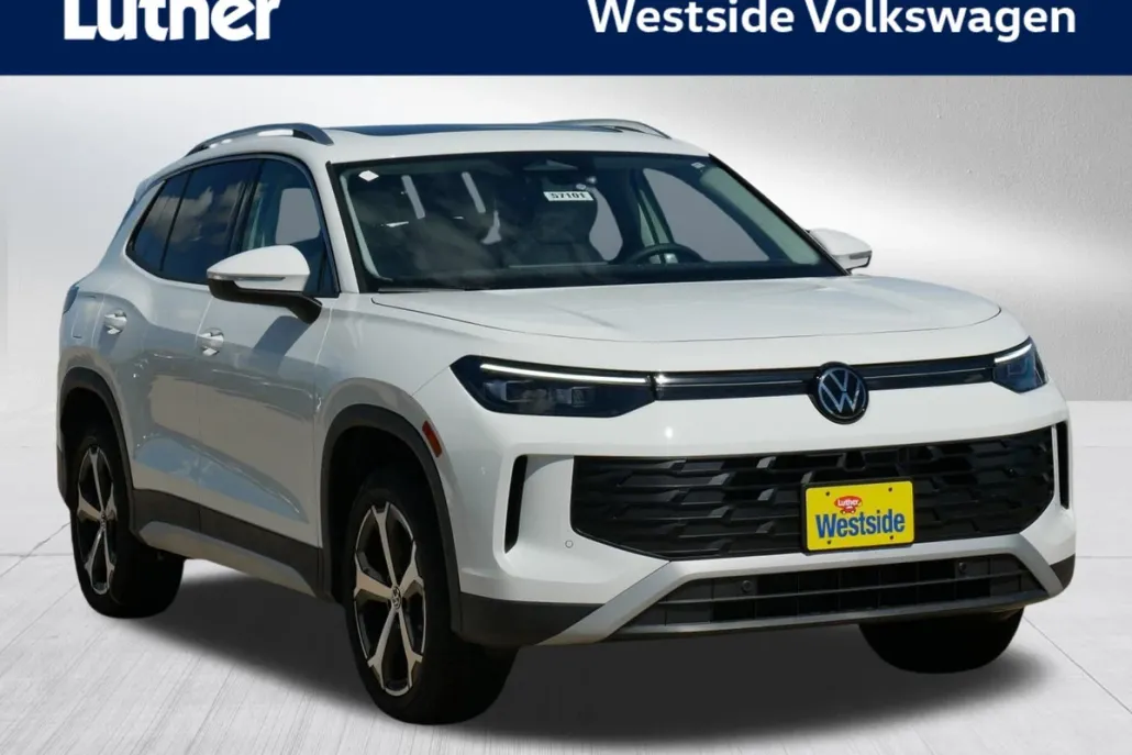 2025 Volkswagen Tiguan SE photo 1