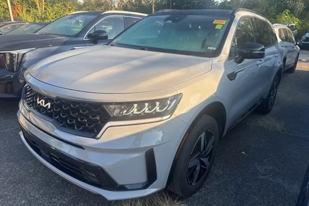 2022 Kia Sorento EX photo 1