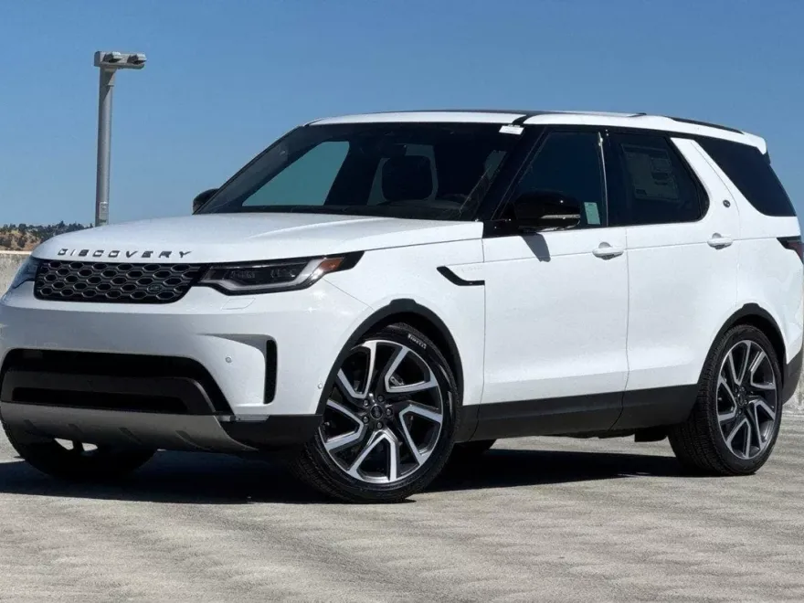 2025 Land Rover Discovery S photo 1