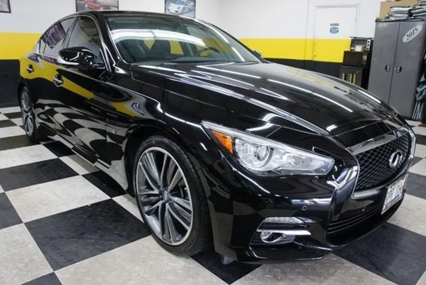 2015 Infiniti Q50 photo 1